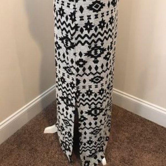EUC Kiss & Cry Fitted Aztec Maxi Skirt - Size M - Picture 2 of 4